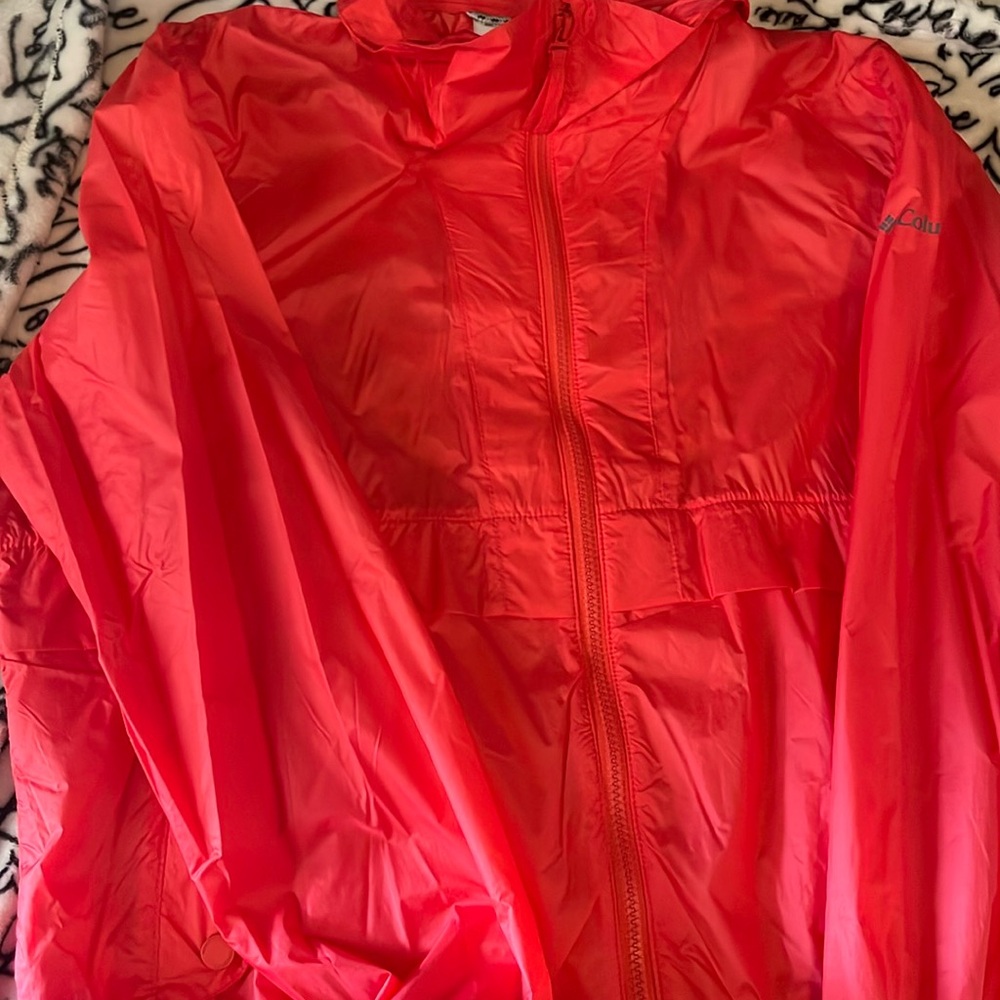 Hermosa chaqueta para la lluvia
